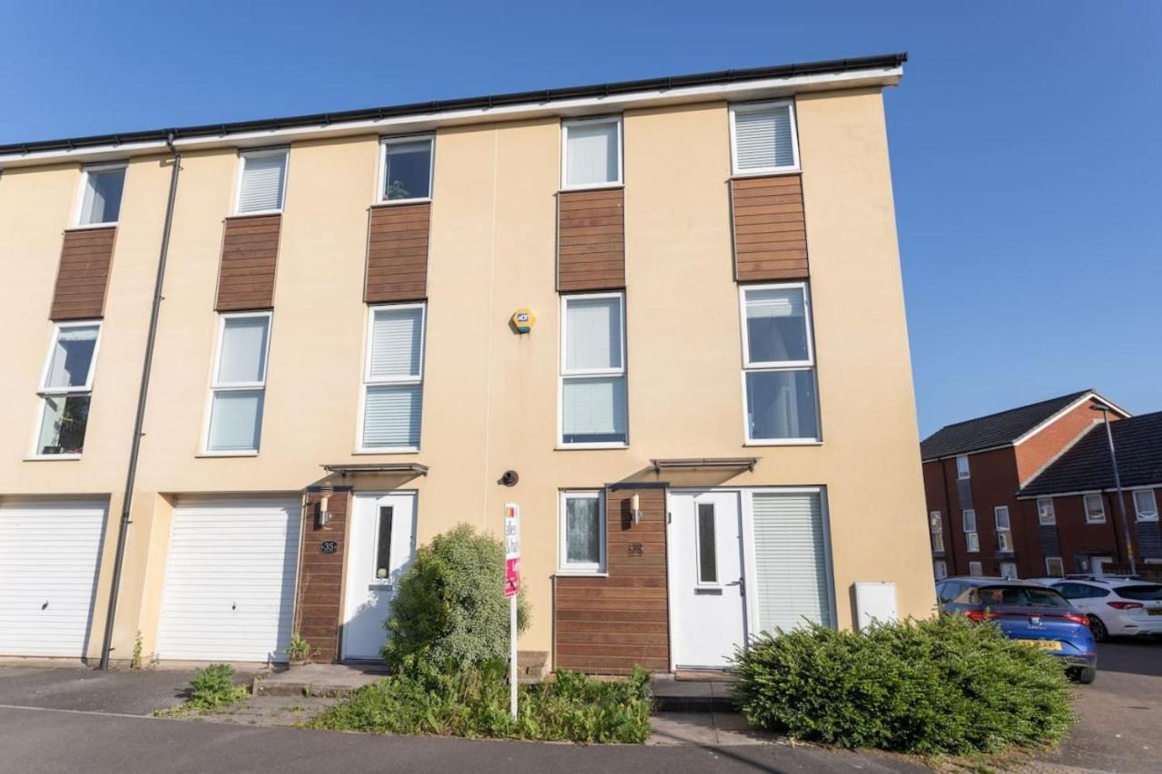 Holiday home Overdrive Rd - Long Contractors By Shortstayuk *