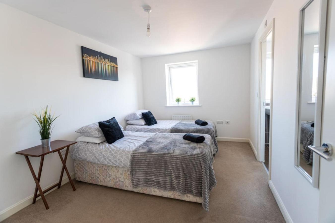 Overdrive Rd - Long Contractors By Shortstayuk * Bristol